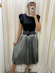 SILVER METALLIC PLEATED SKIRT