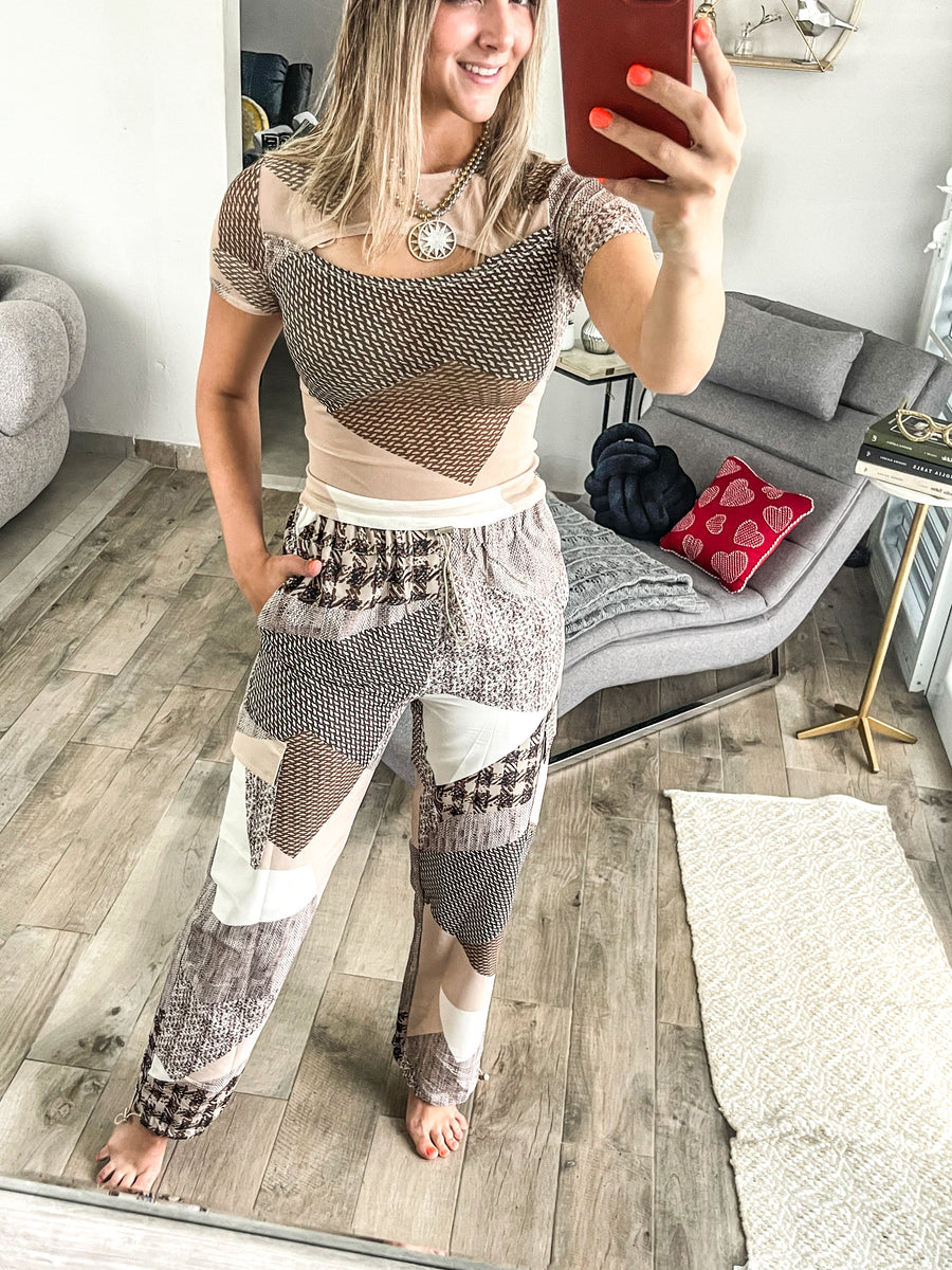 PRINT MESH TOP & CARGO JOGGER PANT SET