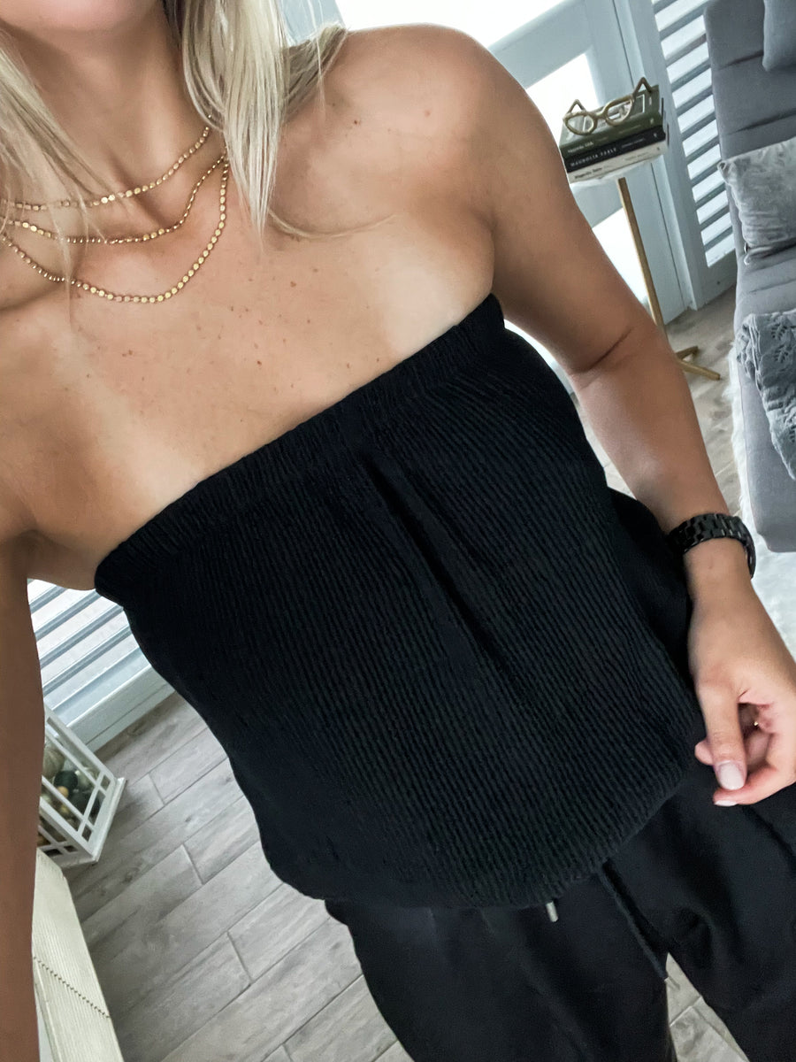 BLACK STRAPLESS PLEATED TUBE TOP