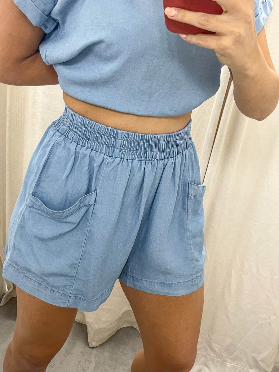 LIGHT DENIM SHORTS