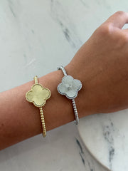 4-PETAL BANGLE BRACELET