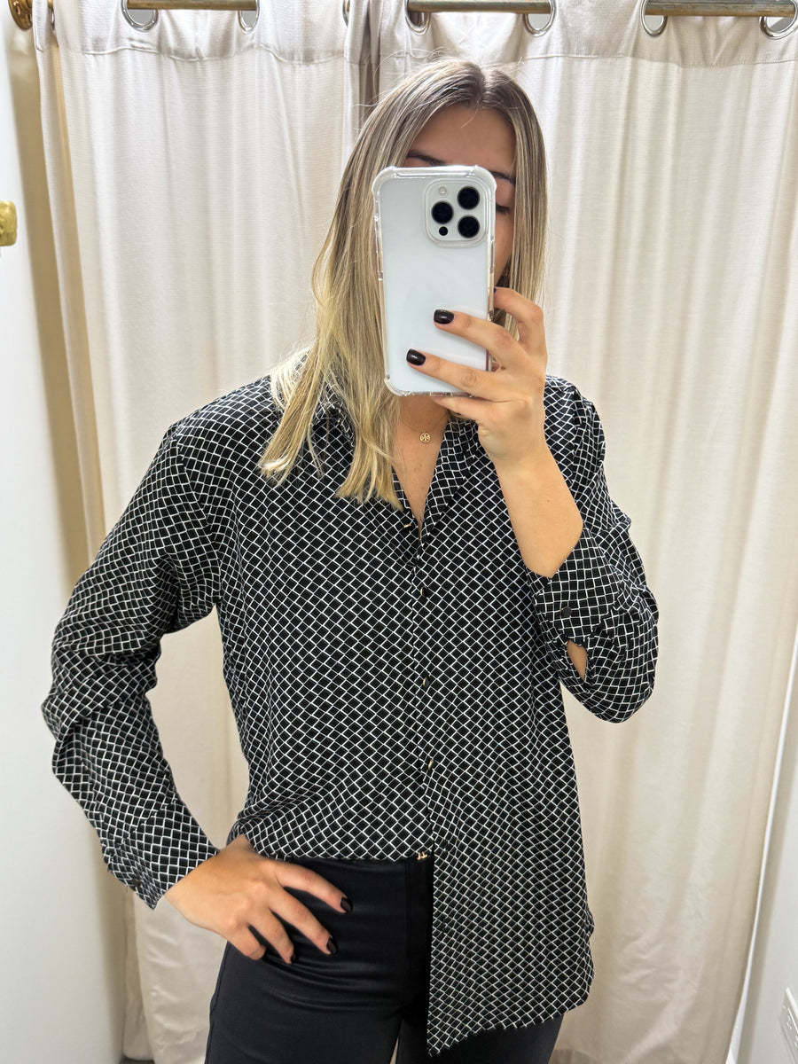 BLACK/WHITE GEOMETRIC PRINT LONG SLEEVE BLOUSE