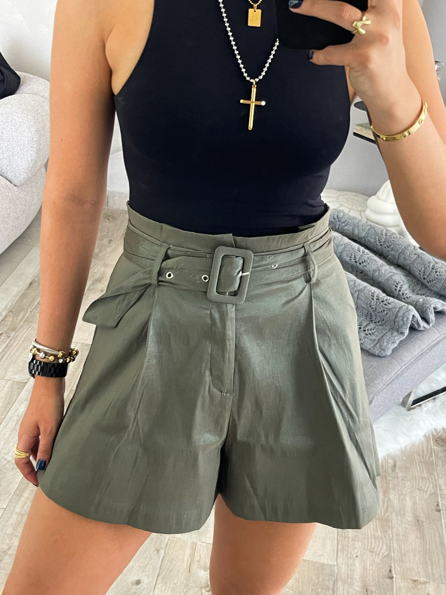 OLIVE STRETCHY SHORTS