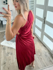 WINE ONE SHOULDER PLEATED DRESS