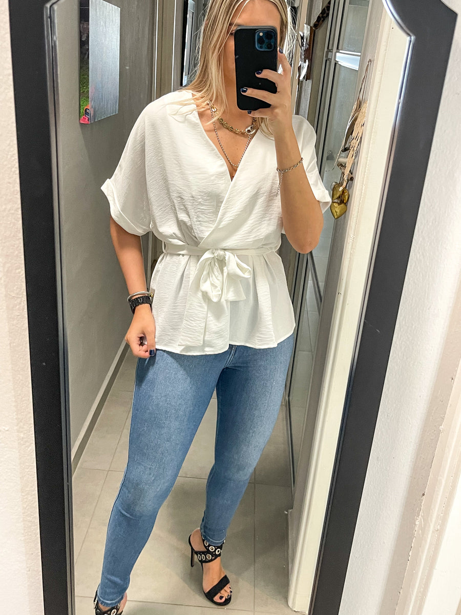 OFF WHITE KIMONO SLEEVE BLOUSE