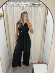 BLACK PLEATED WOVEN JUMPSUIT