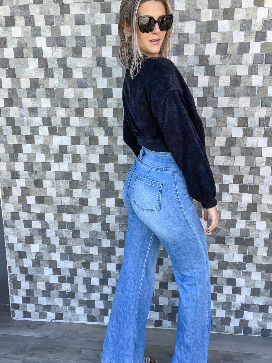 BLACK CORDUROY CROP BLOUSE