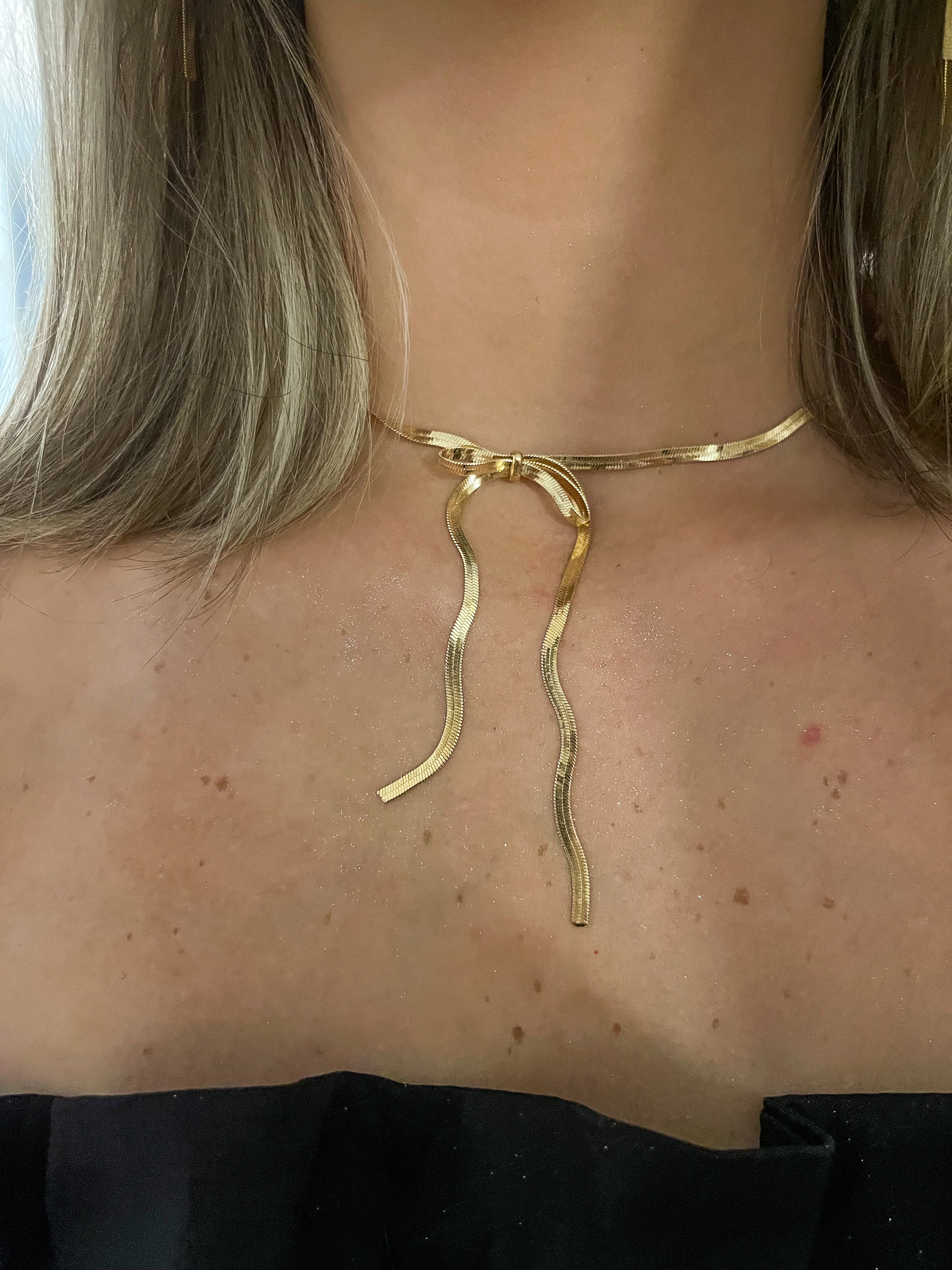 GOLD BOW SNAKE CHAIN NECKLACE