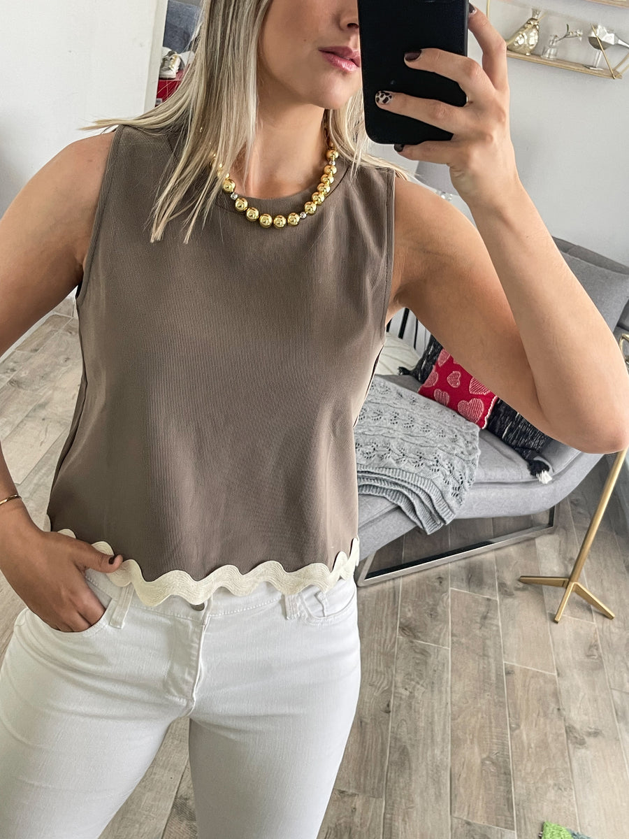 MOCHA/CREAM BORDER BLOUSE