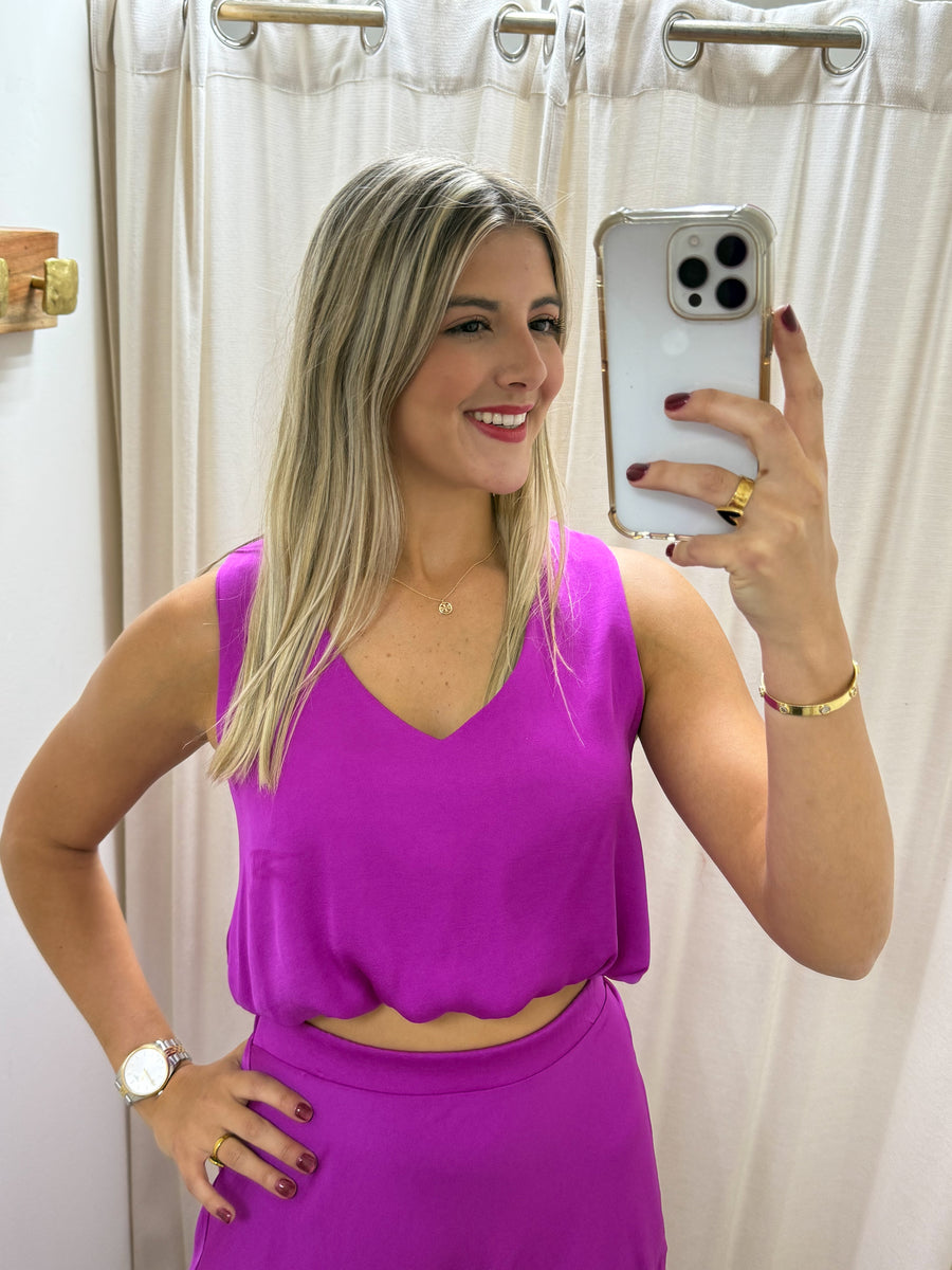 MAGENTA SILKY V-NECK CROP TOP