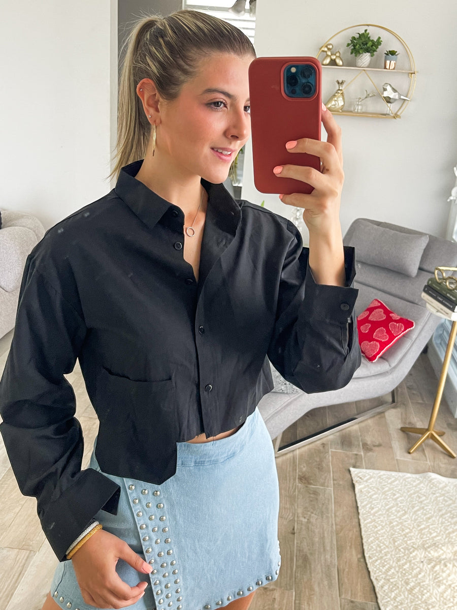 BLACK BUTTON DOWN CROP TOP