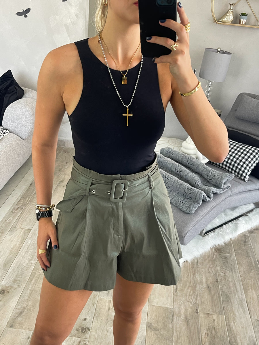 OLIVE STRETCHY SHORTS