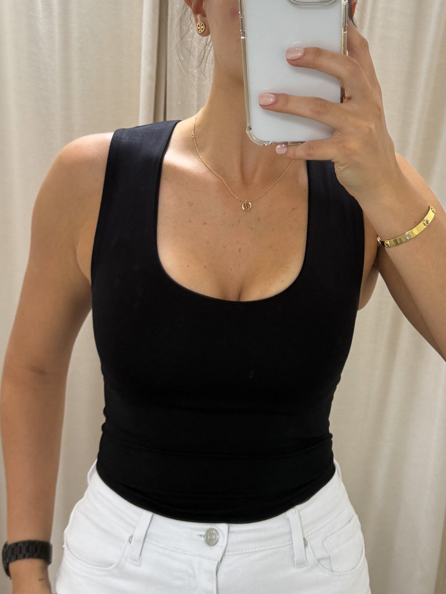 BLACK WIDE SHOULDER TANK BASIC TOP