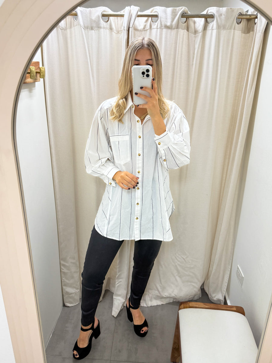 WHITE/BLACK OVERSIZED STRIPED BLOUSE TOP