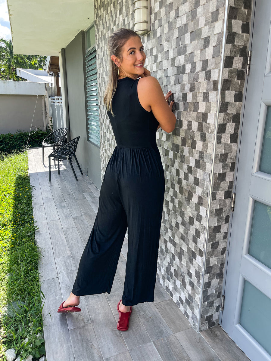 BLACK FITTED STRETCHY JUMPSUIT