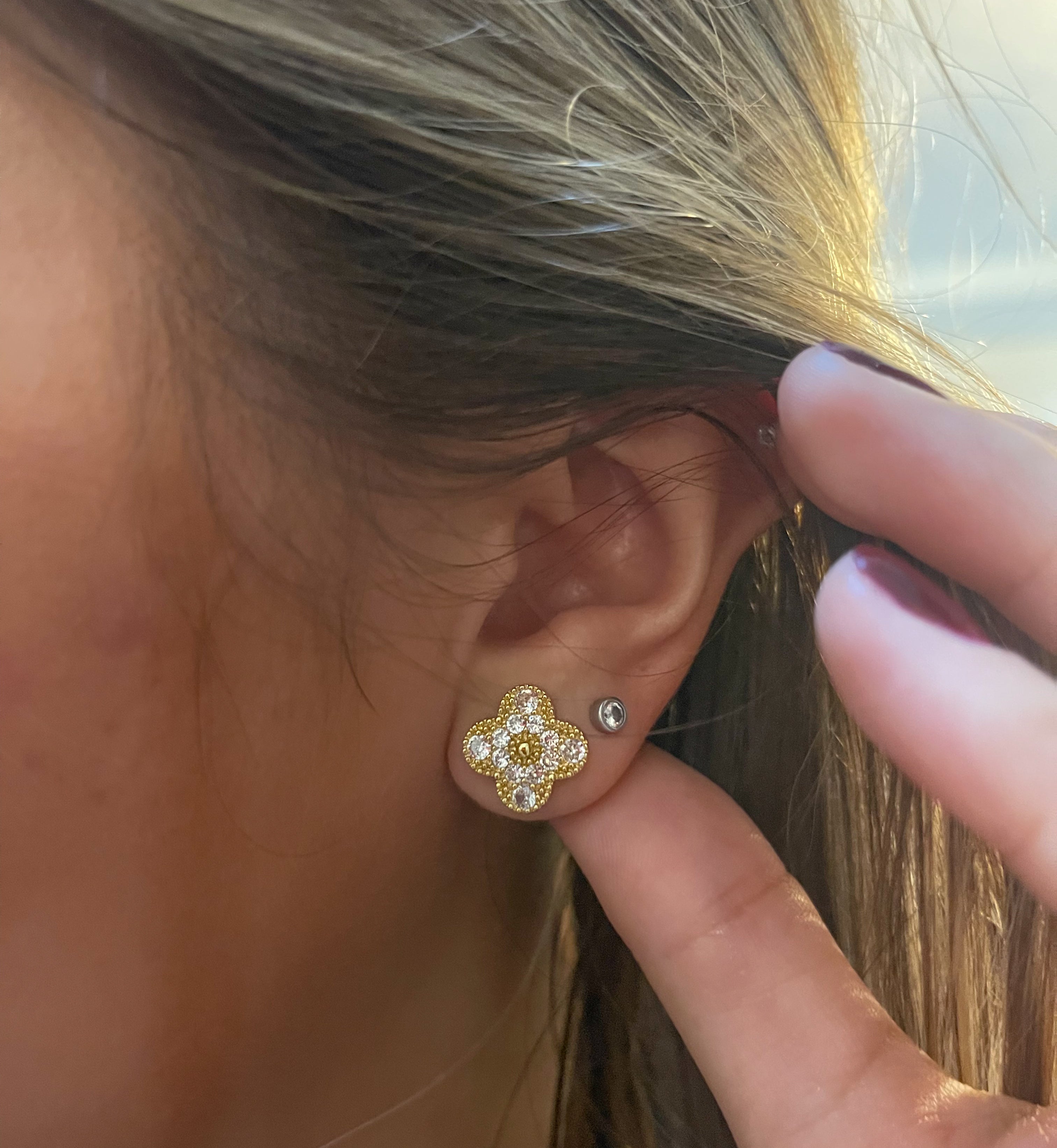 CLOVER EAR STUD EARRINGS