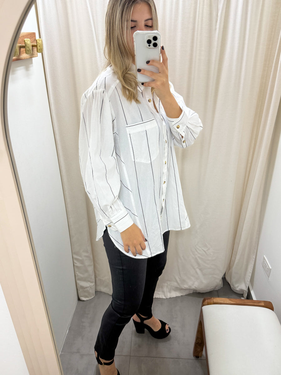 WHITE/BLACK OVERSIZED STRIPED BLOUSE TOP