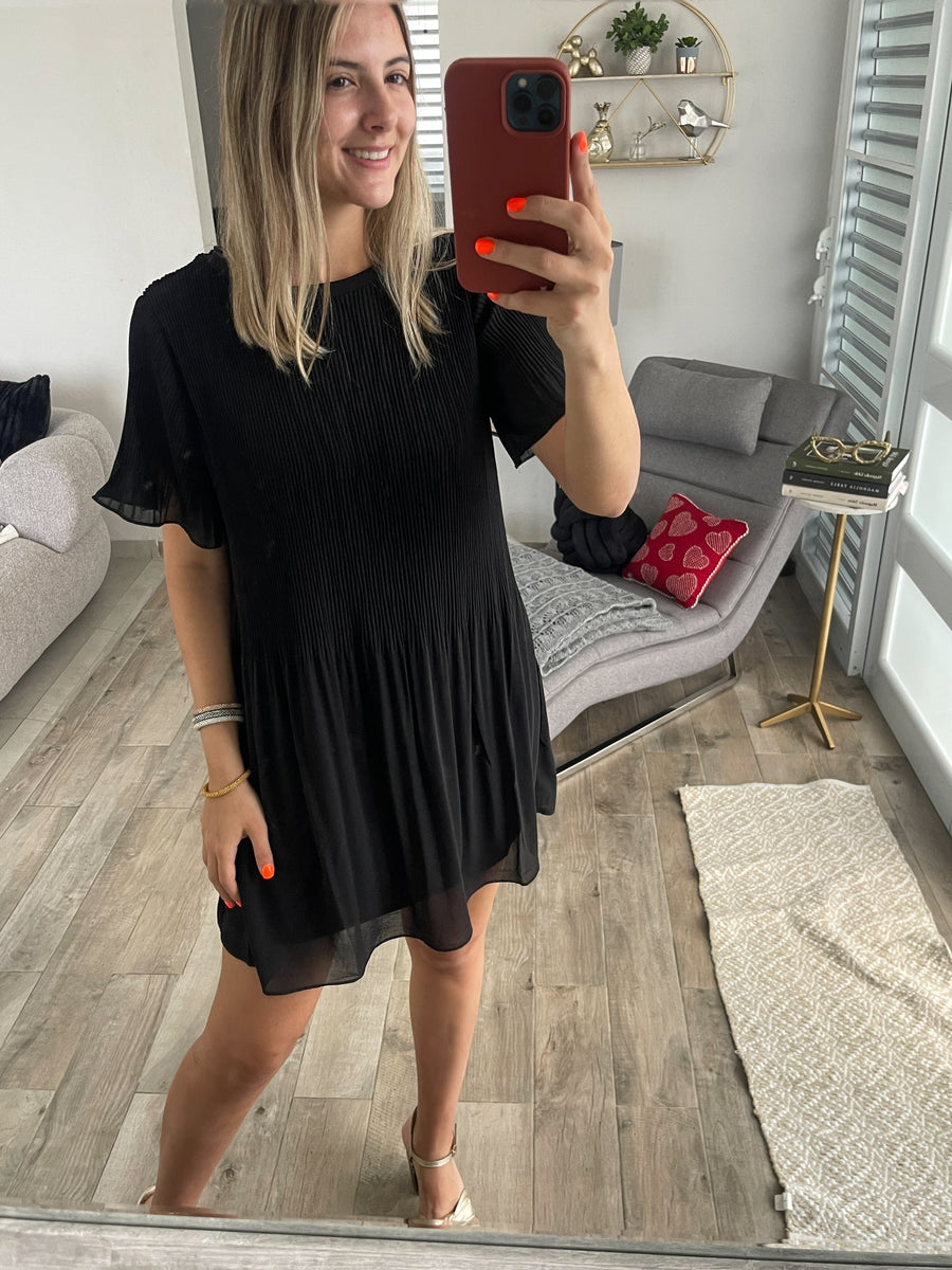 BLACK PLEATED DRESS