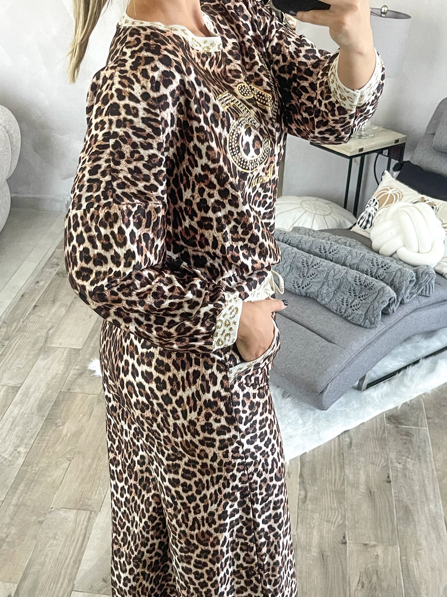 LEOPARD PRINT TRAVEL PANTS