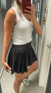 BLACK SKORT