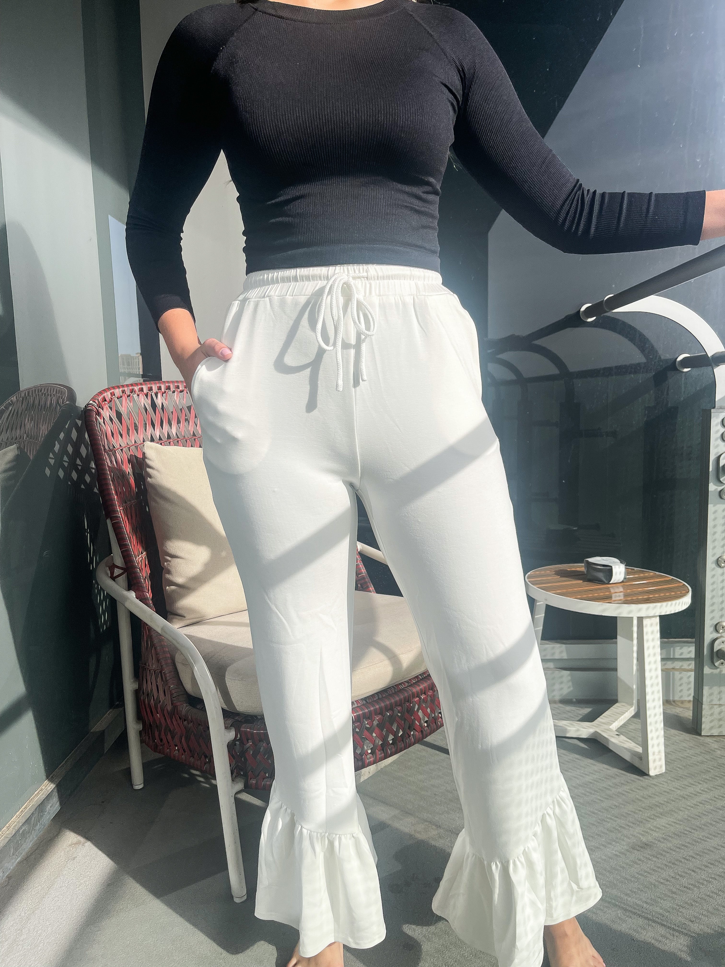 WHITE FLARE SPANDEX PANTS